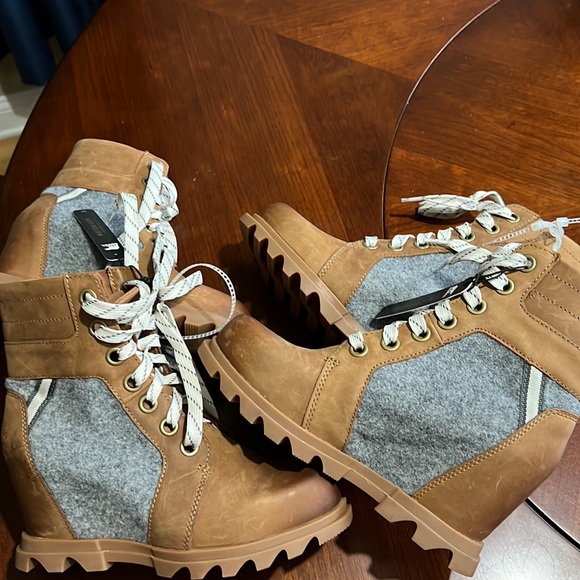 Sorel Women's Joan of Arctic Wedge III Lexie Boot Waterproof Leather Wedge Boots - Picture 10 of 11